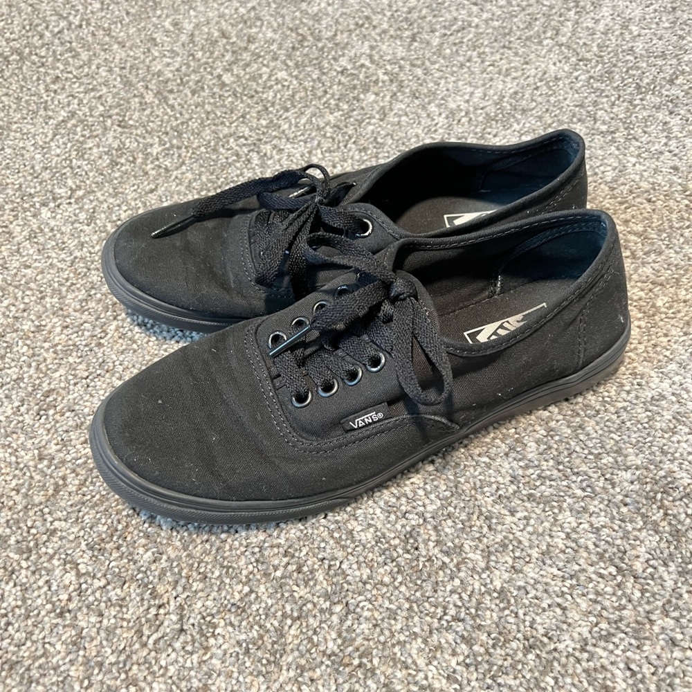 Women’s VANS Low Top Size 8